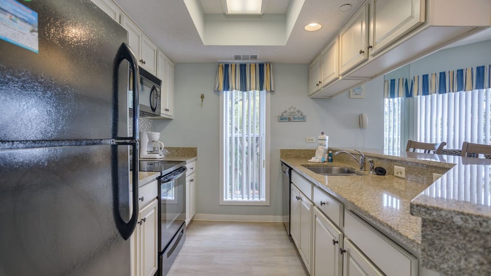 Fully stocked kitchen, perfect for cooking meals in