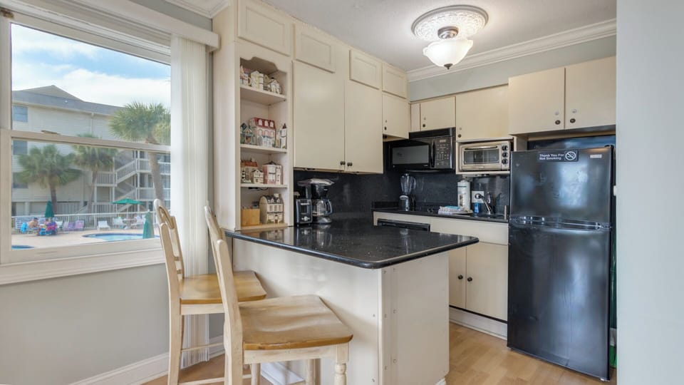 Kitchen counterspace with additional seating
