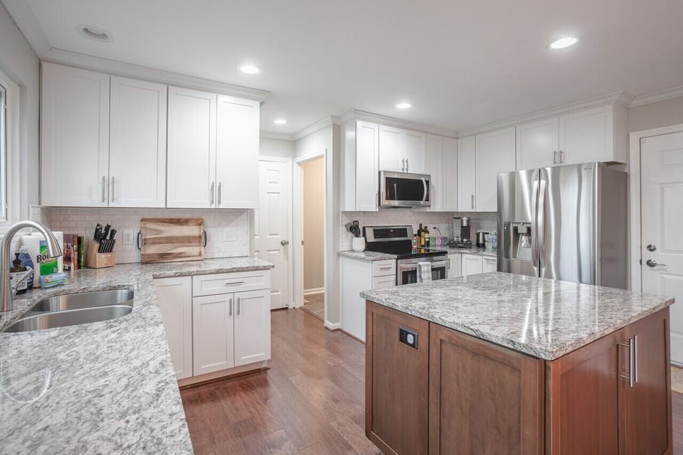10112_Meadowknoll_Dr-HiRes-6.jpg