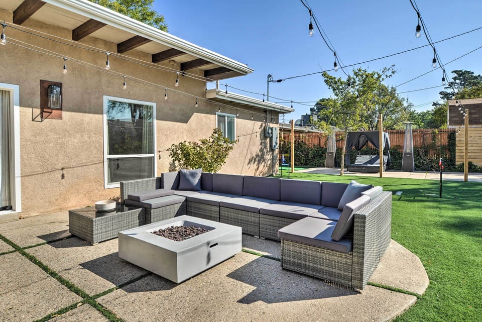 Private Courtyard | Fire Pit