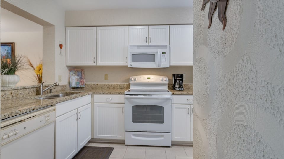 Open and bright kitchen