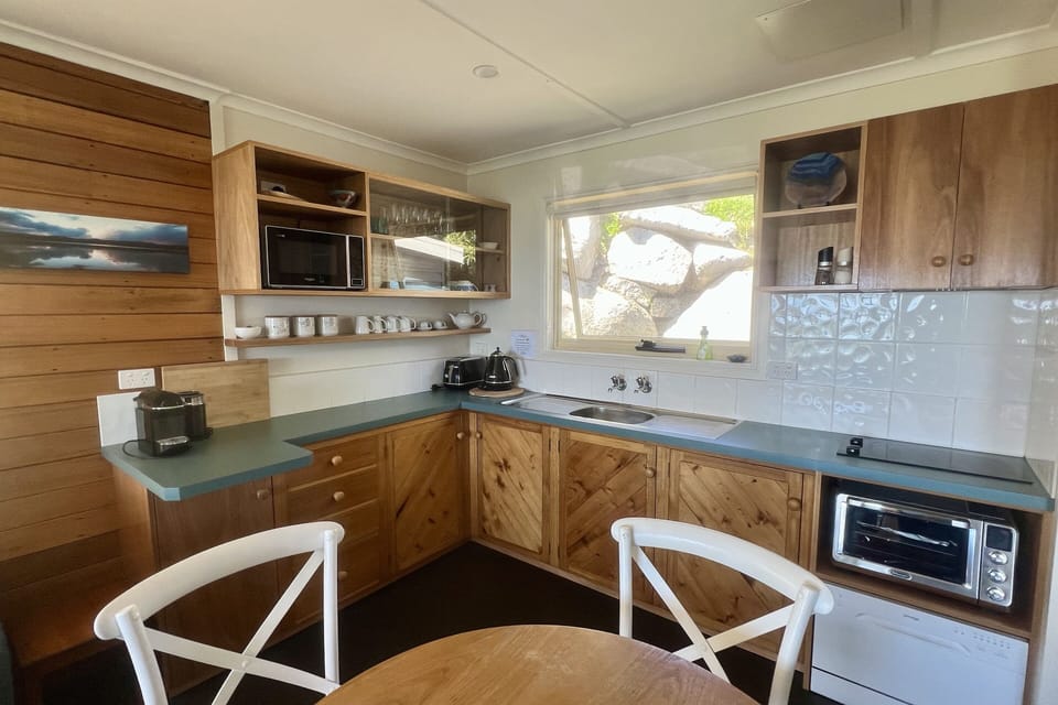 Full kitchen