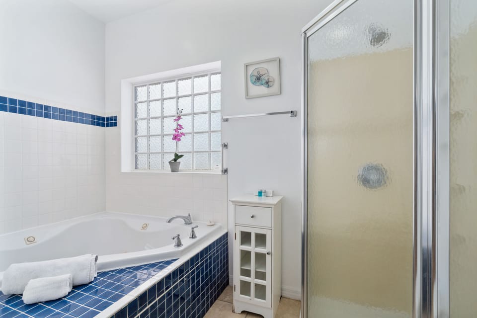 Garden Tub Marisol