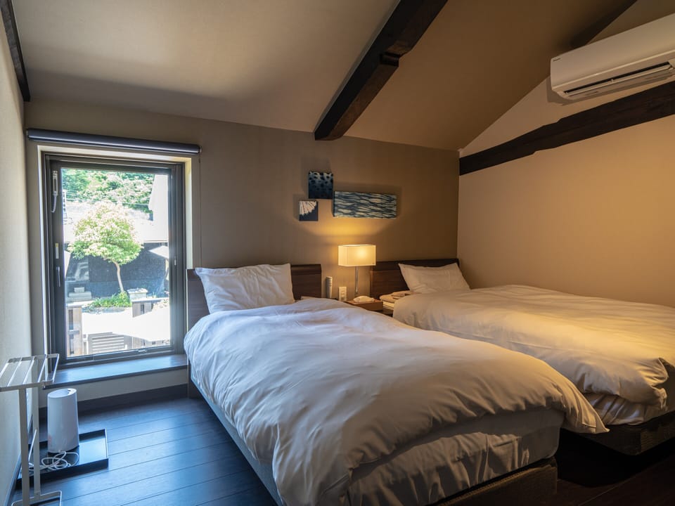 In-room safe, desk, WiFi (free), bed sheets