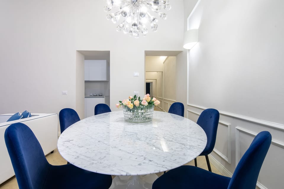 Luxury Apartment | Dining room