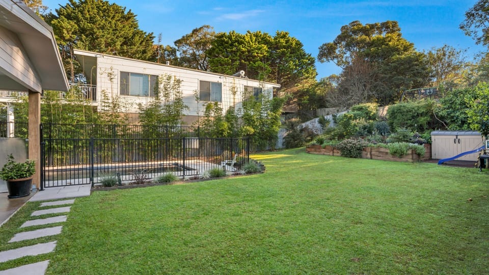 Blissful Bungalow | Fenced backyard | Swimming pool | BYO beach towels