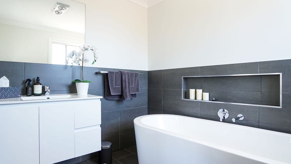 Blissful Bungalow | Bath | Hairdryer | Body wash