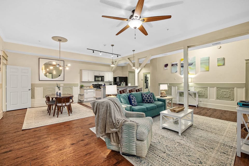 Welcome to The Ray! A historic charmer in the heart of Lincolnville!