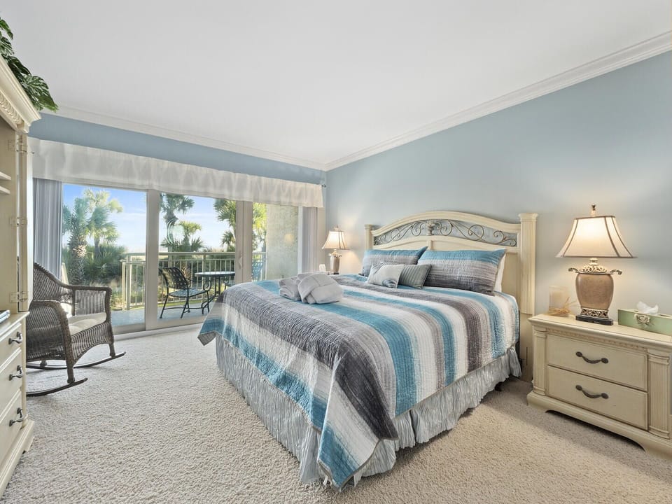 Oceanfront Master with King bed