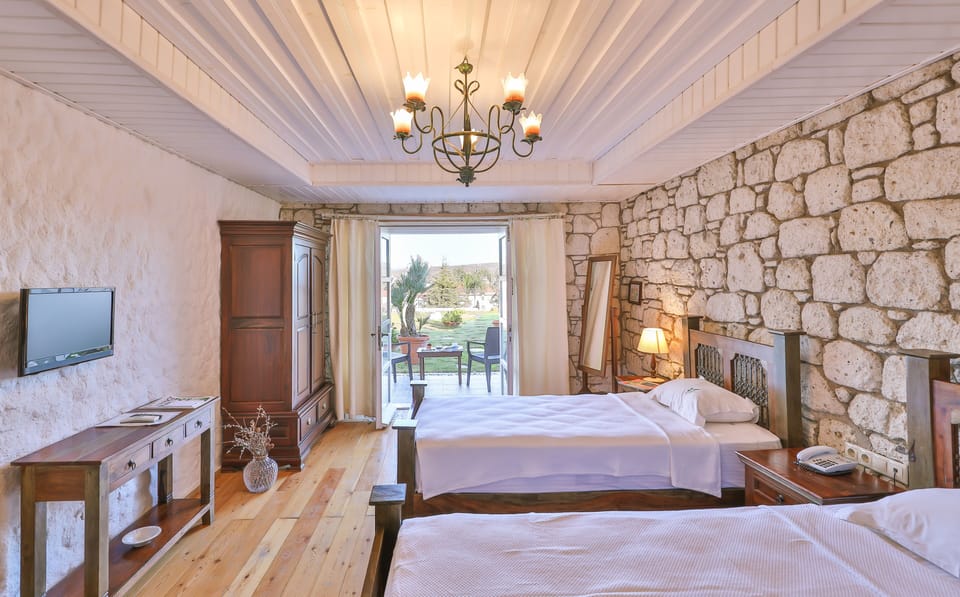 Standard Double Room | Minibar, in-room safe, free WiFi, bed sheets