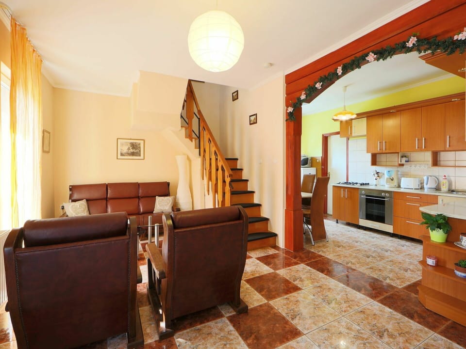 Property, Room, Building, Interior Design, Furniture, Real Estate, Floor, House, Living Room, Home