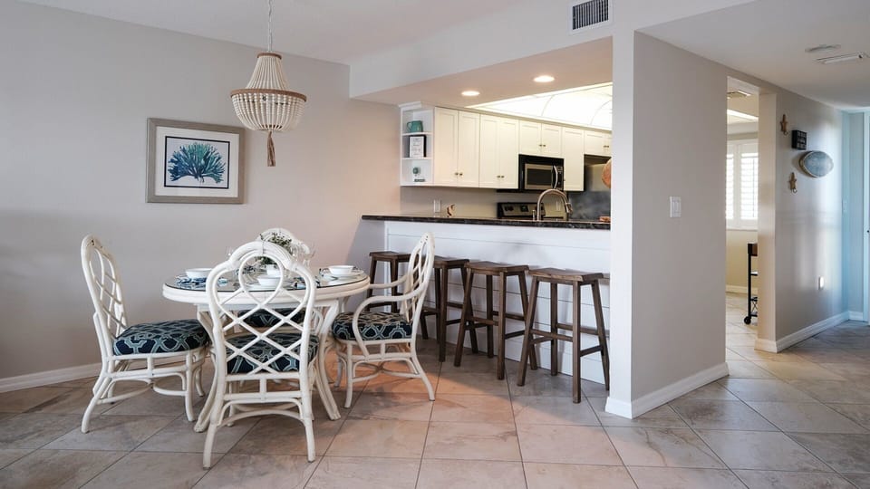 Dining Seats 4 Plus Additional At Counter
