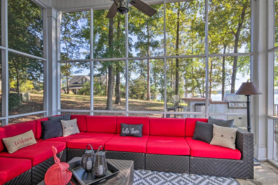 Screened-In Porch