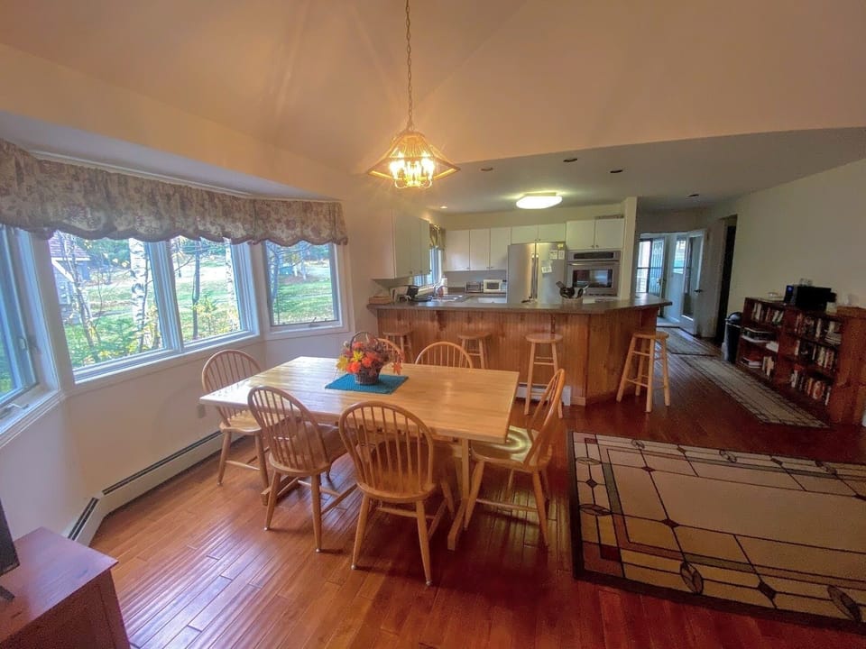 Dining Table with Seating for 6