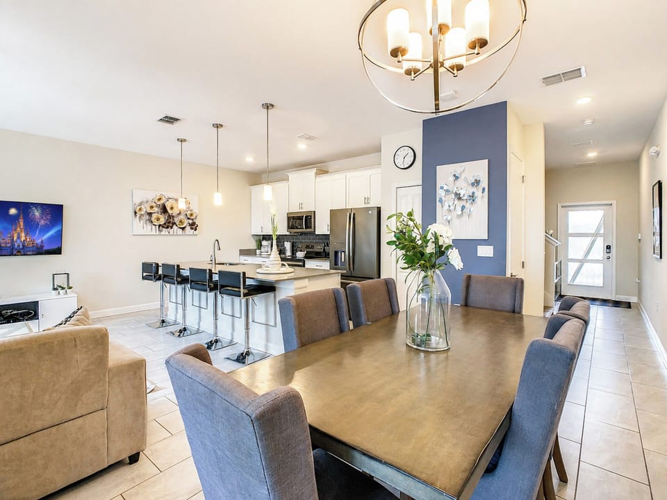 Bright Open Dining Area with Kitchen Breakfast Bar