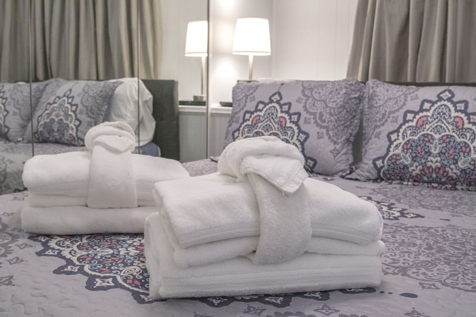 Supply of  towels and linens! Newer bedding and pillows!