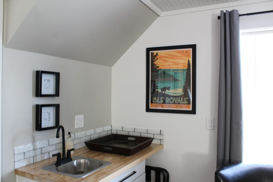 Game Room Wet Bar