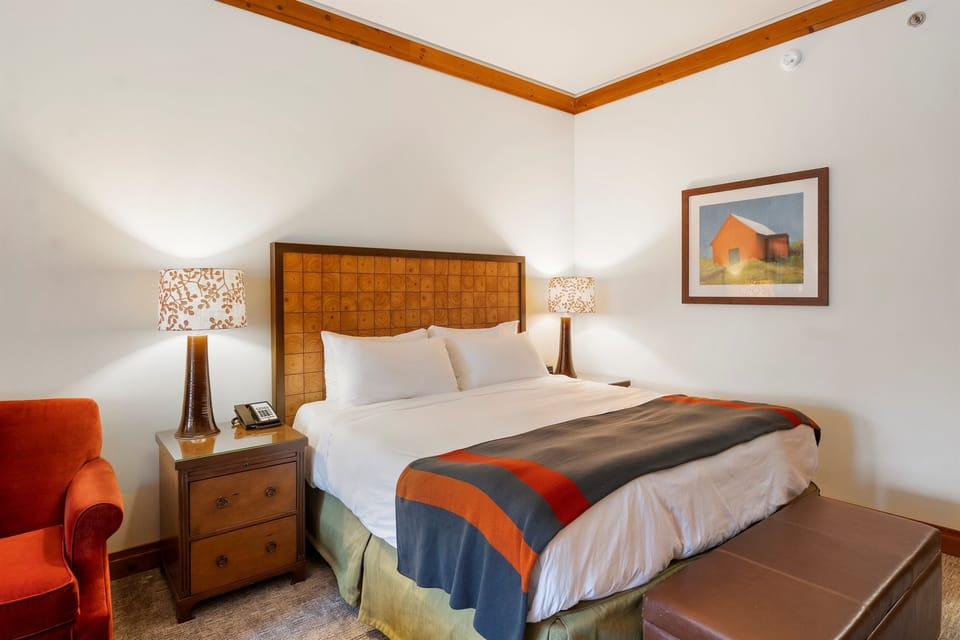 Comfortable King Size bed with down duvet