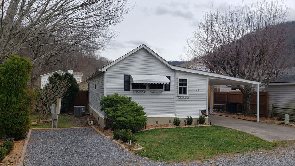 20" Parking space for Motorcycle Trailers or extra Vehicle Parking 