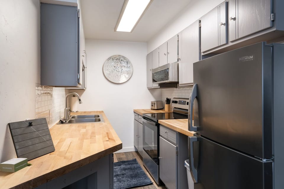 Plenty of counter space in this cozy condo!!