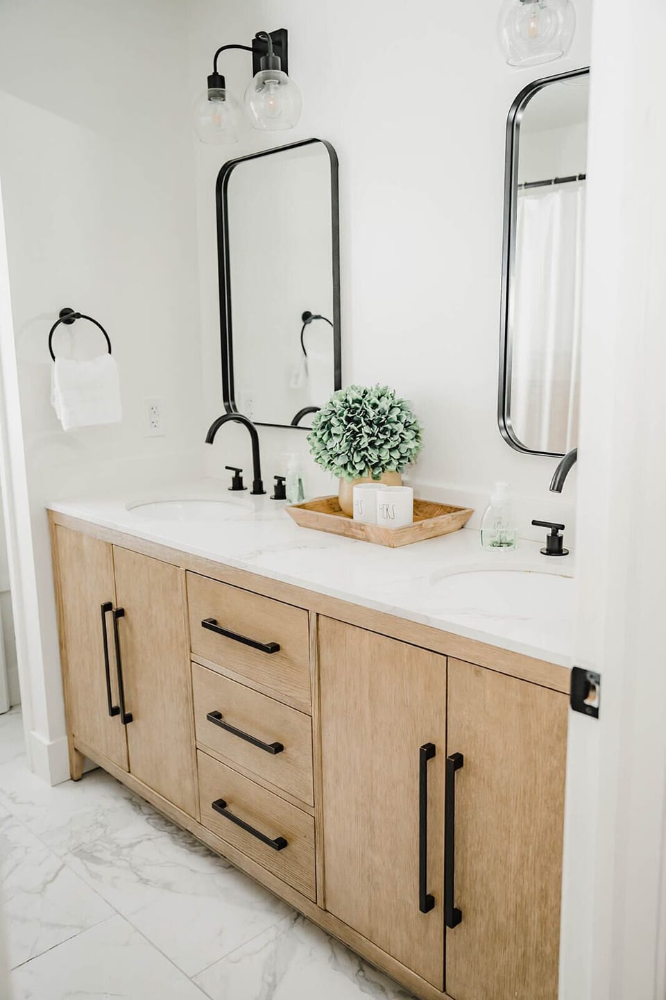 full private en-suite bathroom