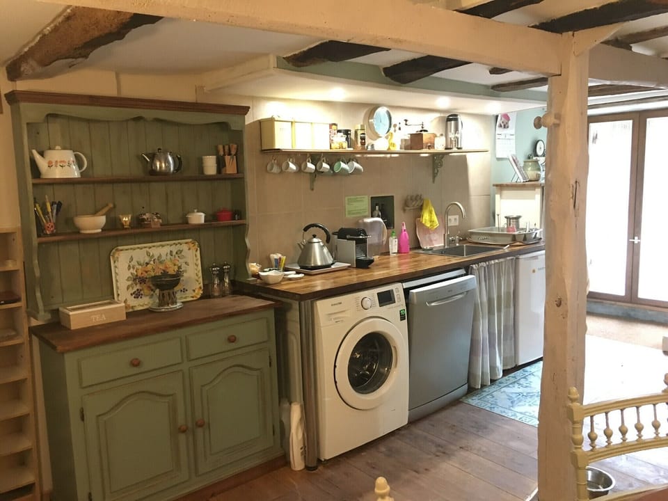 Well equipped kitchen in Cottage 2 - links to Courtyard Garden