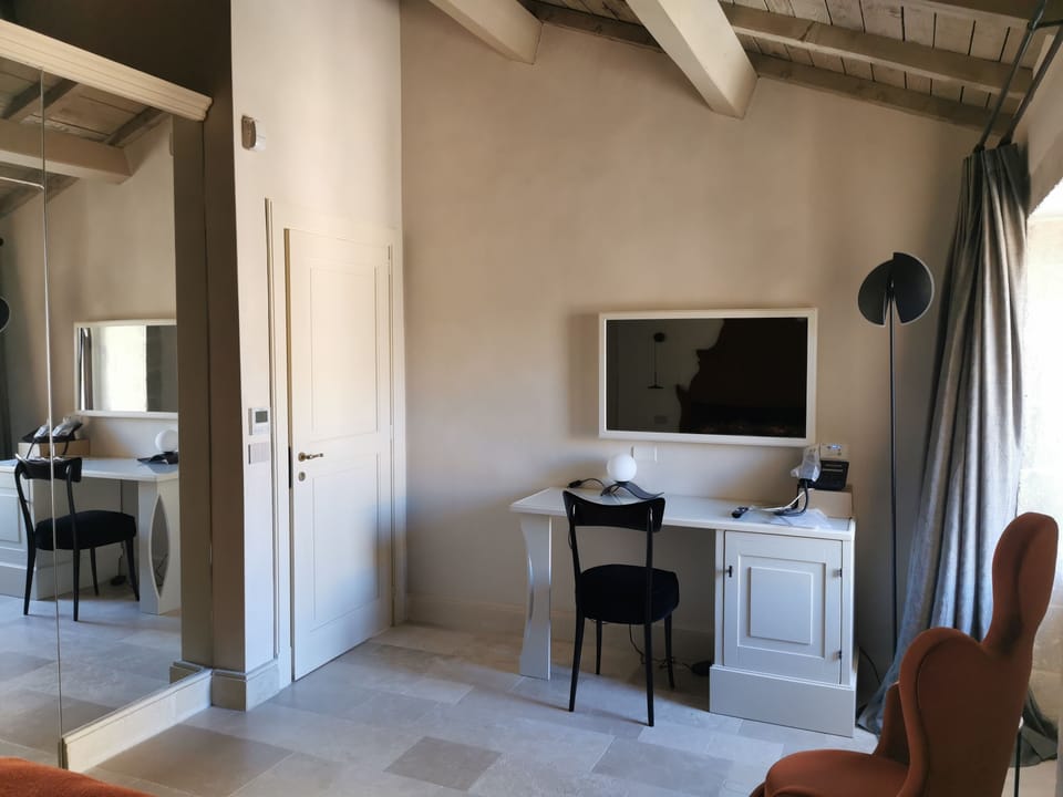 Deluxe Room | In-room safe, individually furnished, desk, free WiFi