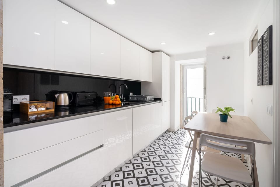 Apartment, 3 Bedrooms | Private kitchen | Fridge, microwave, stovetop, dishwasher