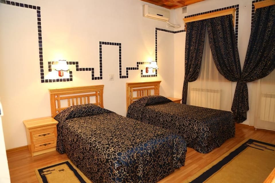 In-room safe, desk, soundproofing, rollaway beds (surcharge)