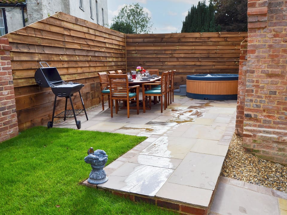 Sitting-out-area | The Tack Room - Swafield Barns, Swafield, near North Walsham
