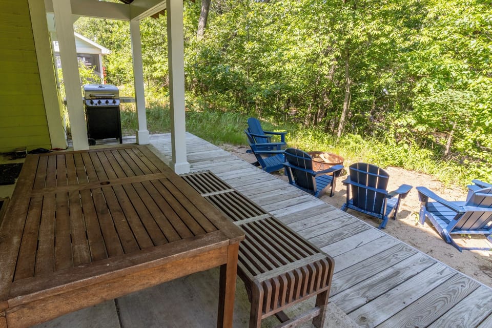 Back Deck | Outside Dinning | Fire Pit