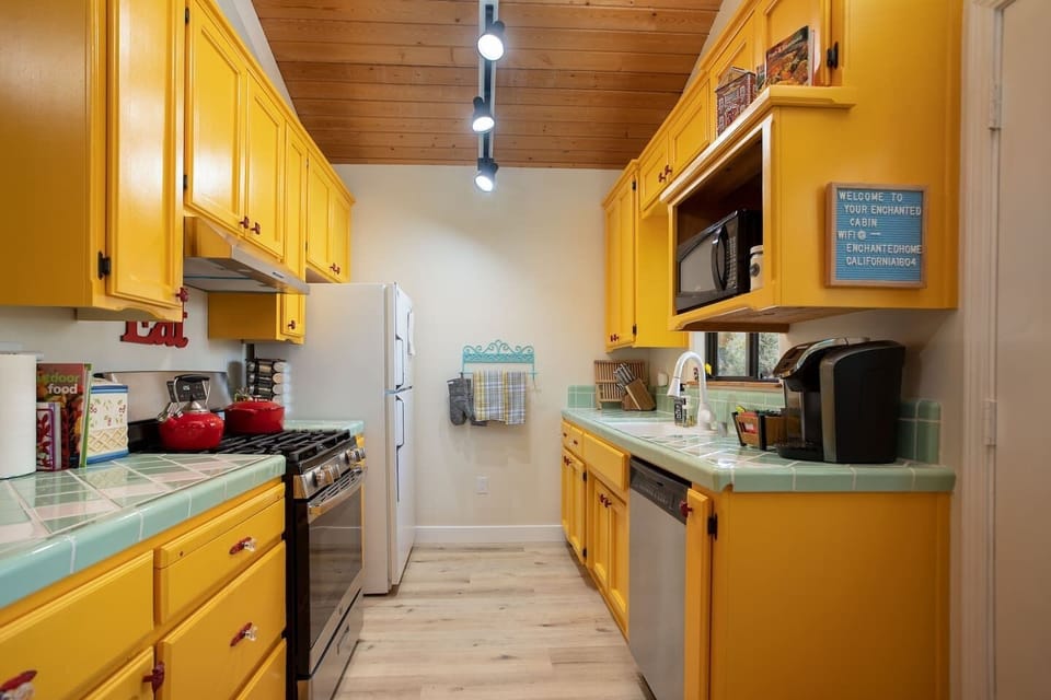 Abundantly supplied kitchen. 