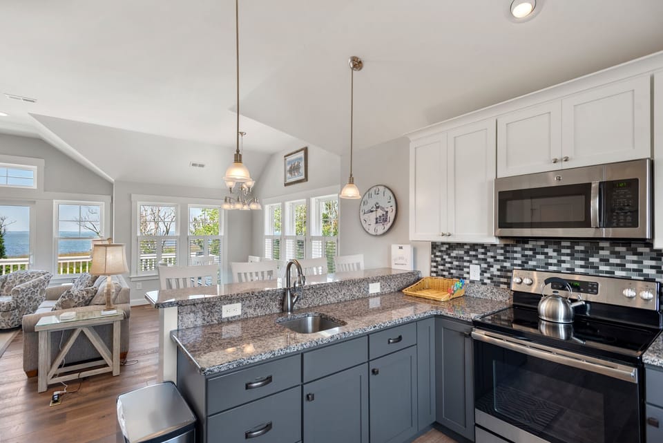 SCB24: Jewel of the Sound l Top Level Kitchen