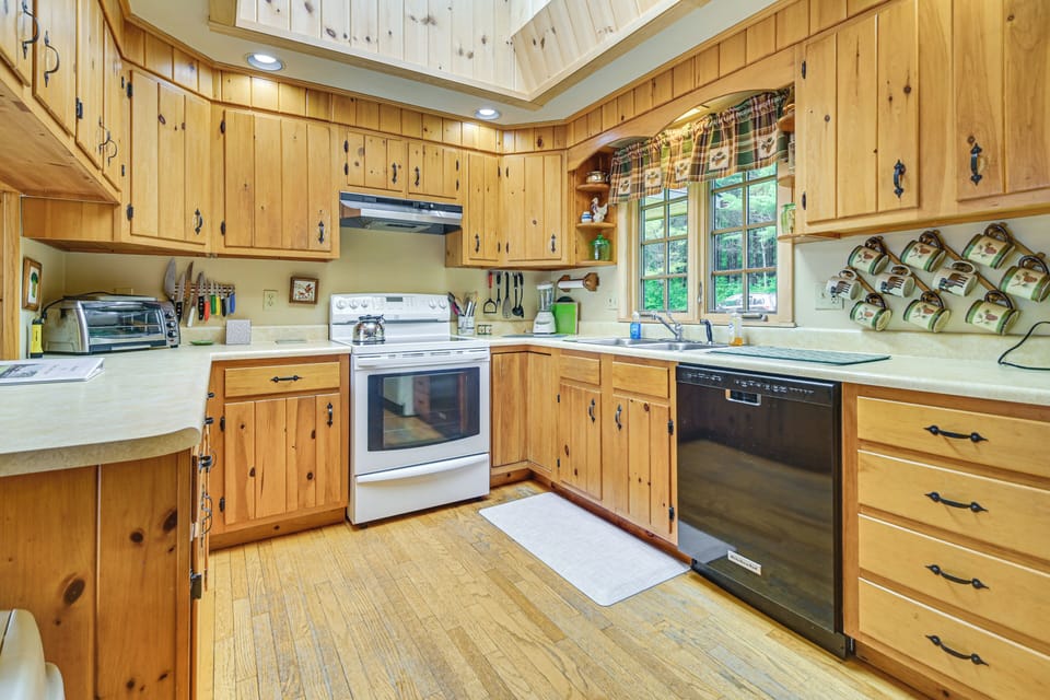 Kitchen | Dishware/Flatware | Toaster Oven