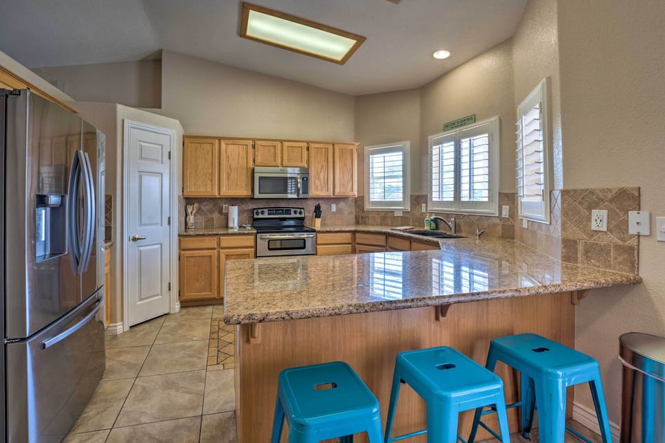 Kitchen | Fully Equipped | Cookware & Dishware Provided