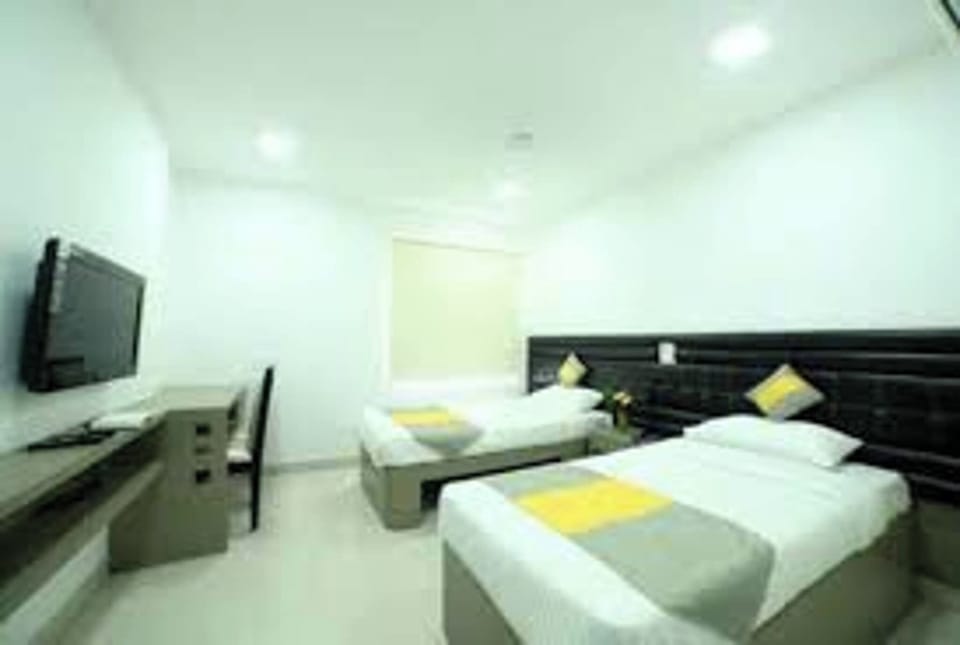 Room, 5 Bedrooms, Accessible, Smoking | 5 bedrooms