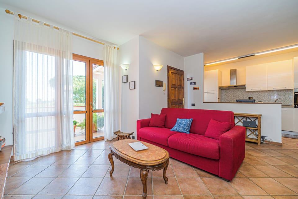 Apartment, 3 Bedrooms, Smoking, Balcony | Living area | Books