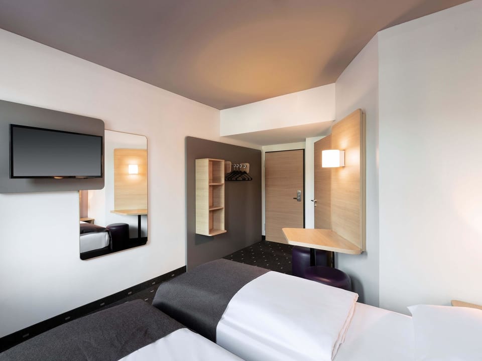 Twin Room | Desk, soundproofing, free WiFi, bed sheets