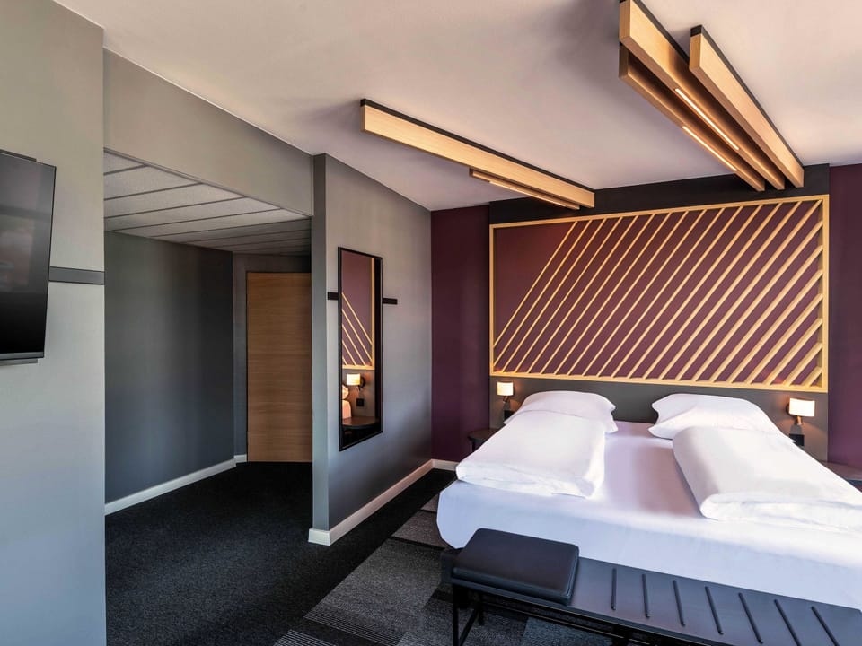 Premium Double Room | Desk, soundproofing, free WiFi, bed sheets