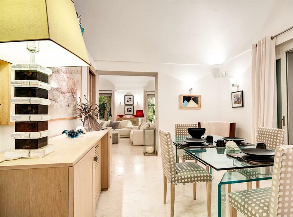 Apartment, 3 Bedrooms | Dining room