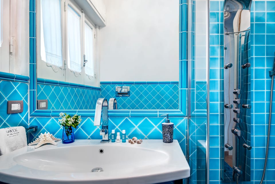 Apartment, 2 Bedrooms | Bathroom sink