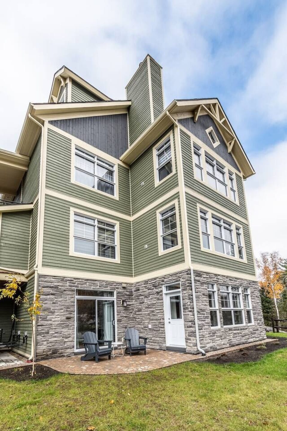 Les Eaux 215-6/Cozy & stylish condo