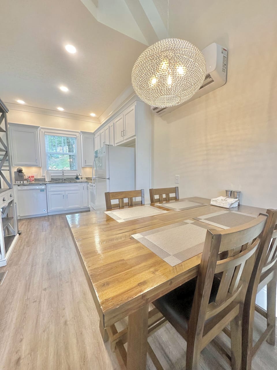 Dining area for 4