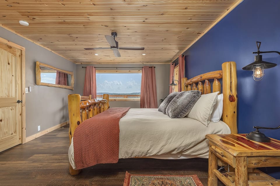 Masterbedroom with big views