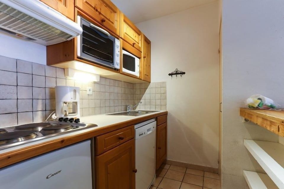 Make a quick meal in your kitchenette.