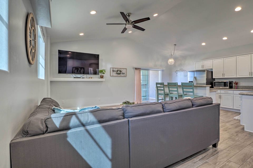 Main Living Area | Sleeper Sofa | Air Conditioning