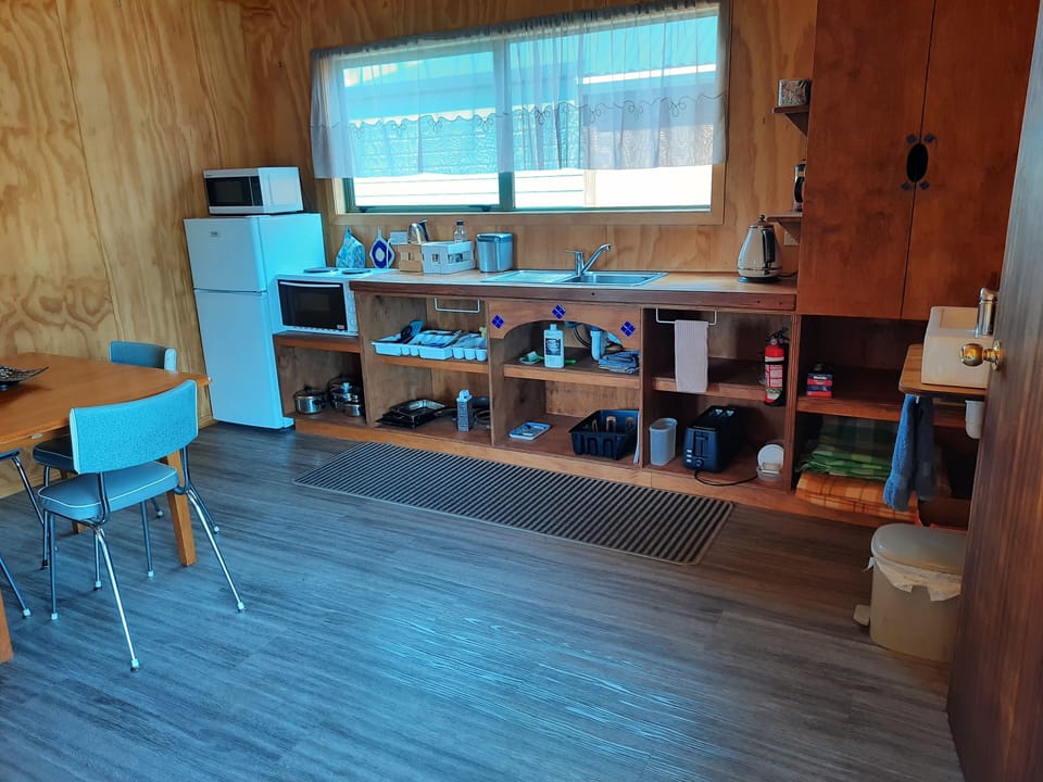 Kitchenette and dining area