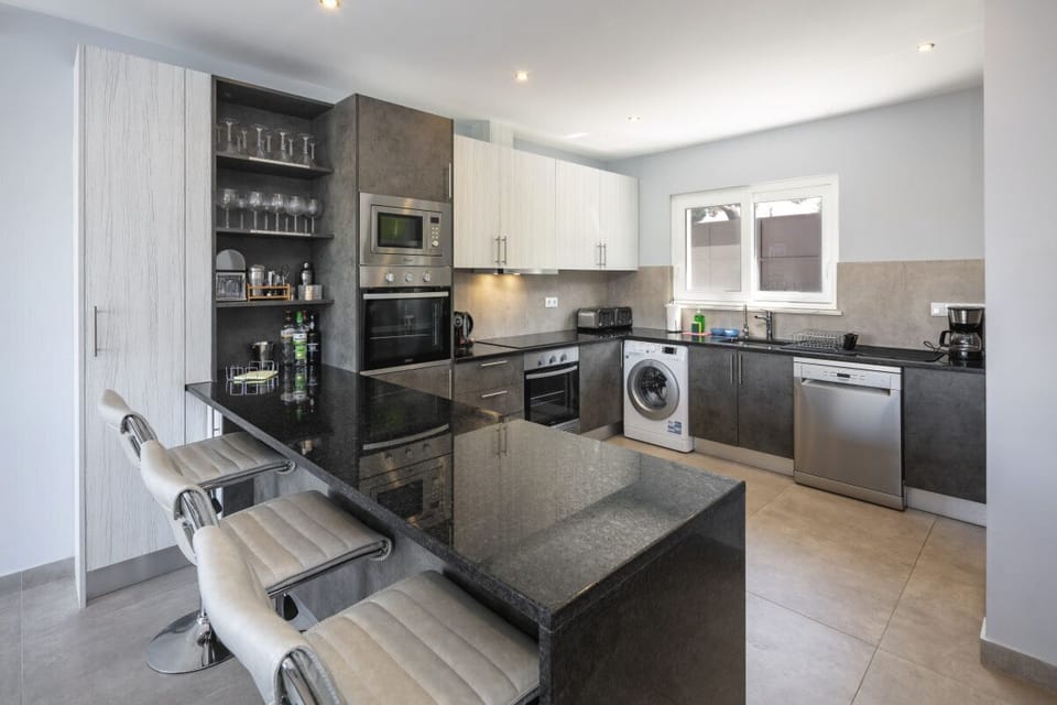 Carvoeiro rentals villa atlantica kitchen