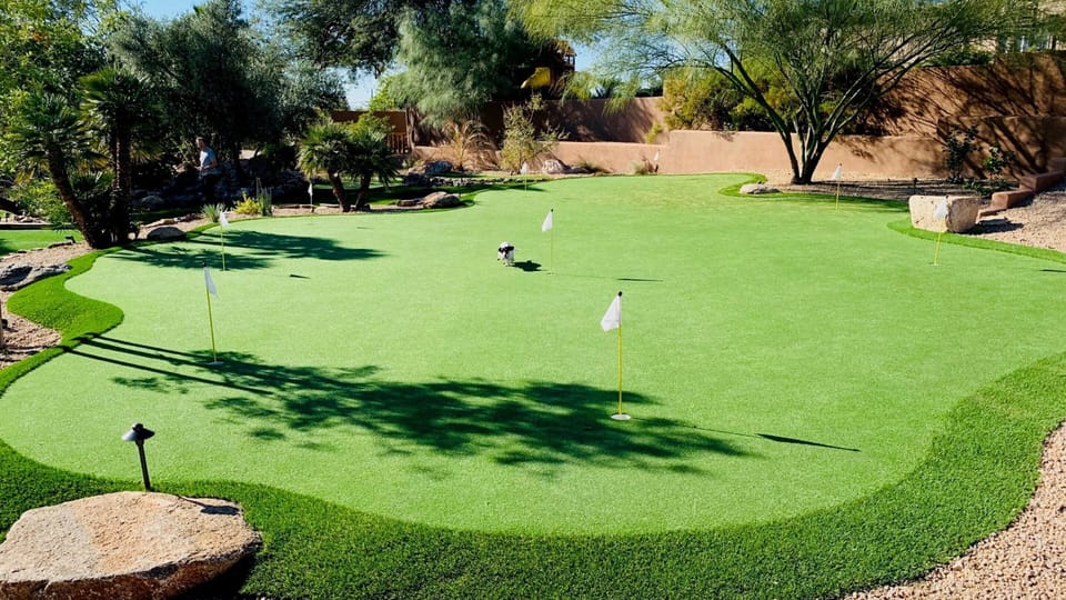 Mini-golf