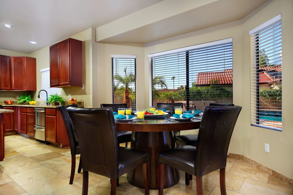 Family House (5 Bedrooms) | Private kitchen | Fridge, microwave, oven, blender